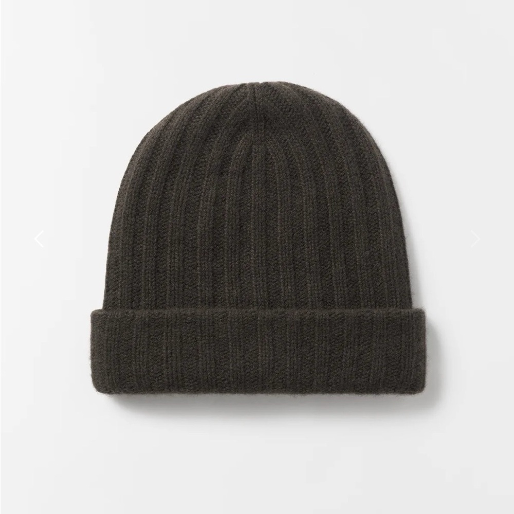 Almada the Label brown beanie great condition